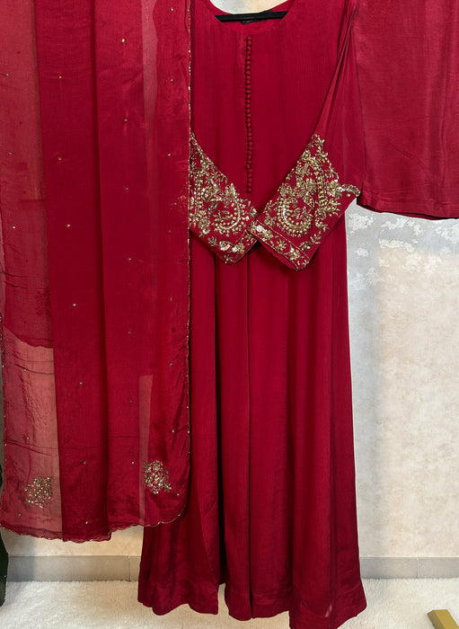 Classy Anarkali 3pc Set with heavy embroidered sleeves.