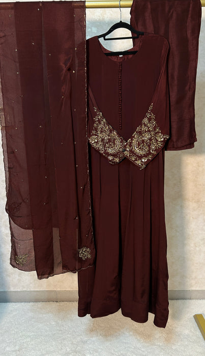 Classy Anarkali 3pc Set with heavy embroidered sleeves.